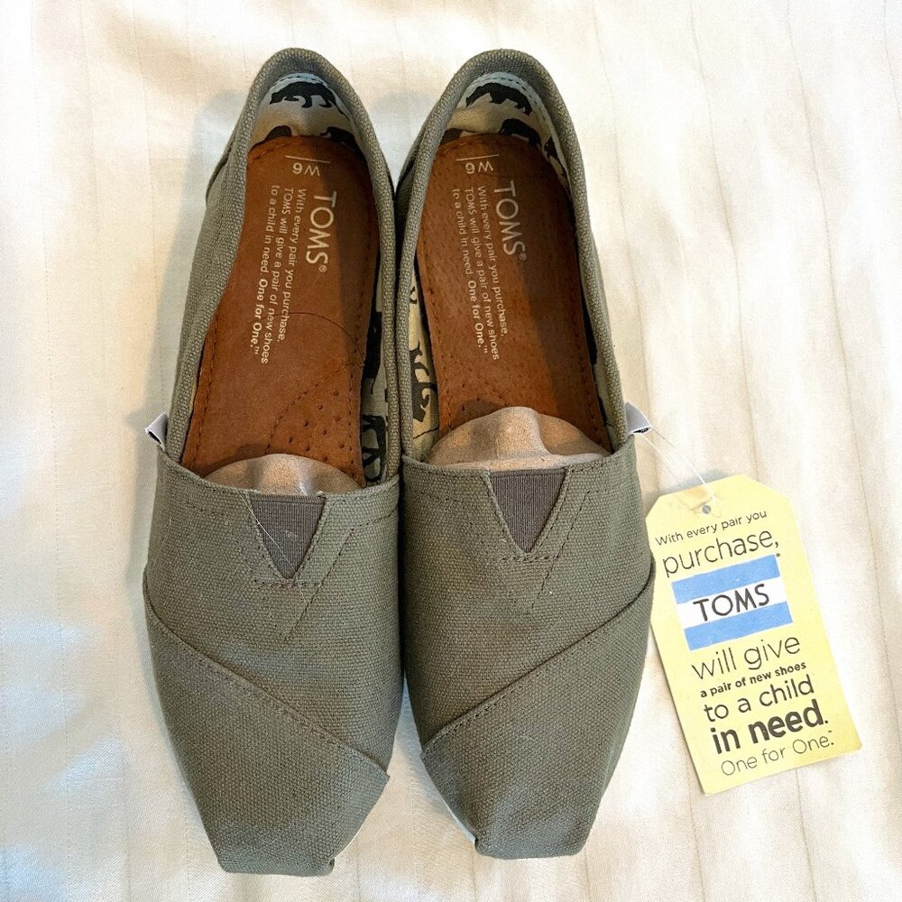 Toms Olive Canvas Shoes size 6